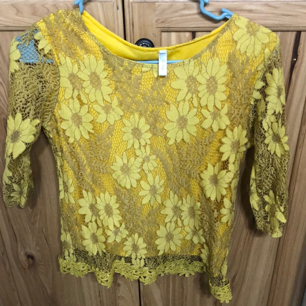 Women’s Sunflower Top
